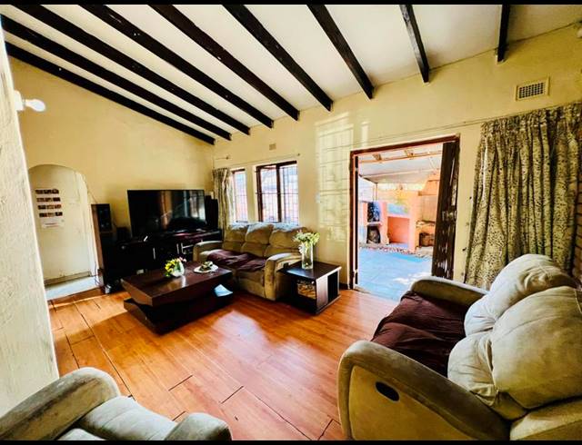 3 BEDROOM HOUSE FOR SALE IN NEW GERMANY CENTRAL